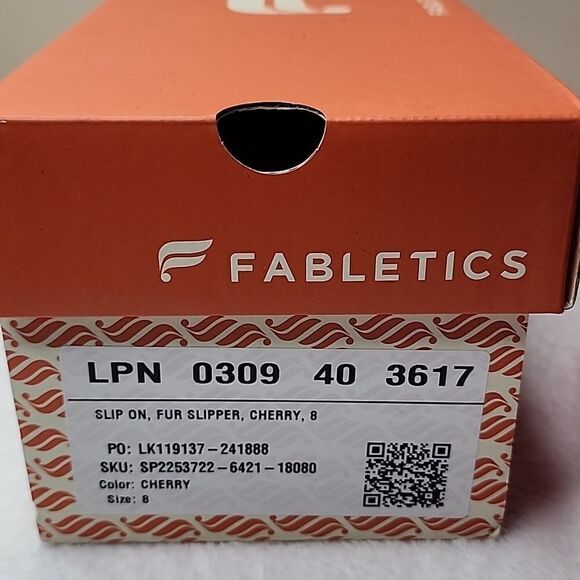 NIB Fabletics Slip On Fur Slippers - Cherry - Size 8 - Picture 8 of 8